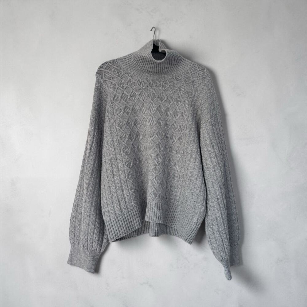 NWT Venini Women's Sweater Gray Turtleneck Size XL Comfortable Warm Classic